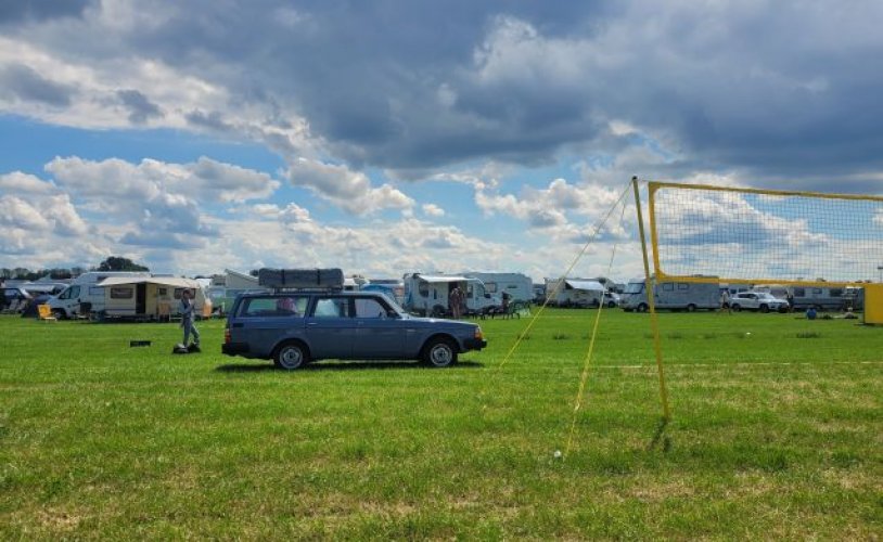 Other 2 pers. Volvo 240 camper huren in Barneveld? Vanaf € 99 p.d. - Goboony