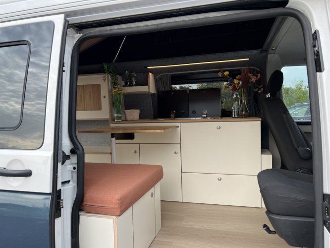 Volkswagen  T6 buscamper  foto: 19