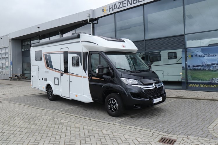 Nagenoeg nieuwe Bürstner Limited T 726 enkele bedden 1e eigenaar ** winterpakket ** (92 