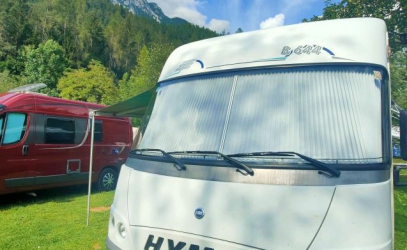 Hymer 4 pers. Rent a Hymer motorhome in 's-Hertogenbosch? From € 121 pd - Goboony photo: 1
