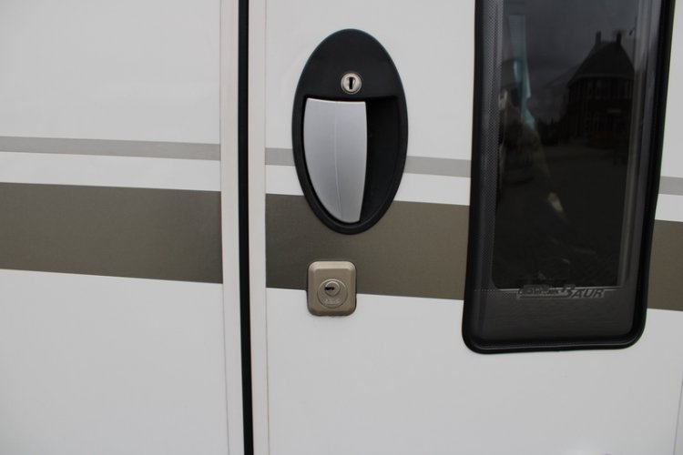 Compact lichtgewicht en smalle Hymer Exsis T 578 Experience enkele bedden (53  foto: 14