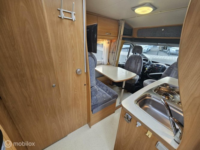 Chausson Welcome 95 enkele bedden ☆Euro 4, draaistoelen☆ foto: 12