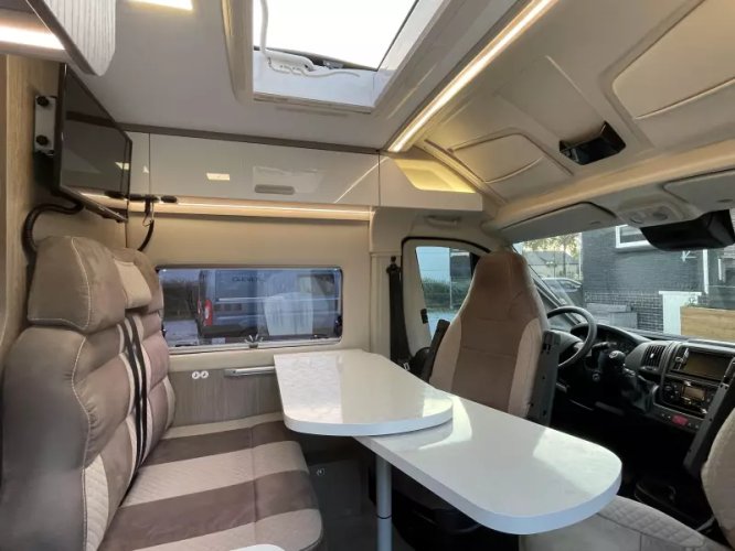 Chausson V697 VIP Enkele Bedden 