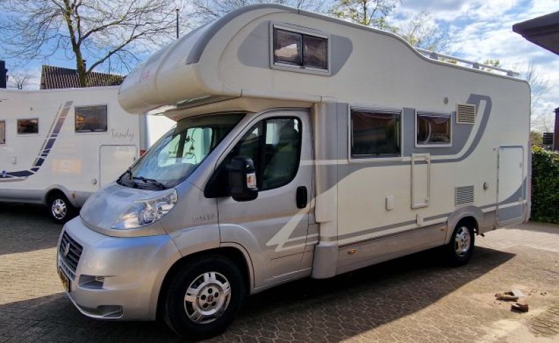 Adria Mobil 6 pers. Do you want to rent an Adria Mobil motorhome in Winterswijk? From € 103 pd - Goboony photo: 1