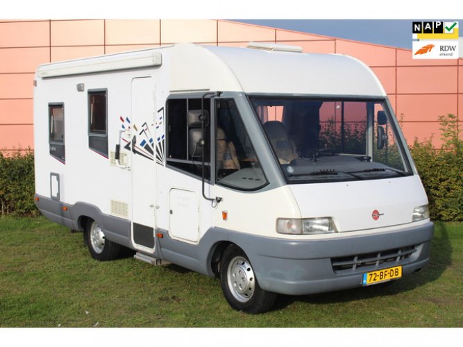 Fiat 230 Burstner 2.5 Tdi 116 PK, Motorairco, Frans bed / vast bed. hoofdfoto: 1