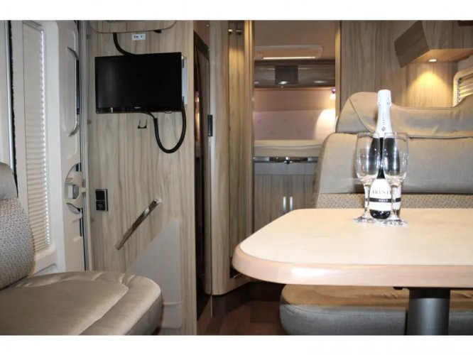 Hymer Tramp 598 GL Queensbed / Hefbed  foto: 21