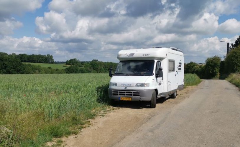 Hymer 2 Pers. Ein Hymer-Wohnmobil in Almere mieten? Ab 58 € pP - Goboony-Foto: 1