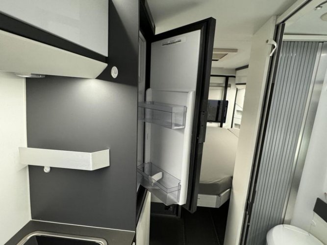 Adria Twin Supreme 640 SGX 9T Automaat- Elek Hefbed foto: 7