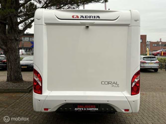 Adria Coral S 690SC Queensbed foto: 20