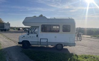 Peugeot 2 pers. Louer un camping-car Peugeot à Barcelone ? À partir de 48 € par personne - Goboony