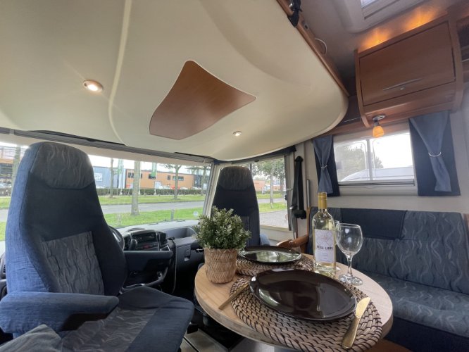 Hymer Frankia Fi Holiday Class 670 FD AUTOMAAT FRANSBED + HEFBED  foto: 16