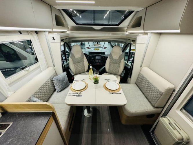 Adria Matrix Axess 650 DC Queensbed Hefbed  foto: 11