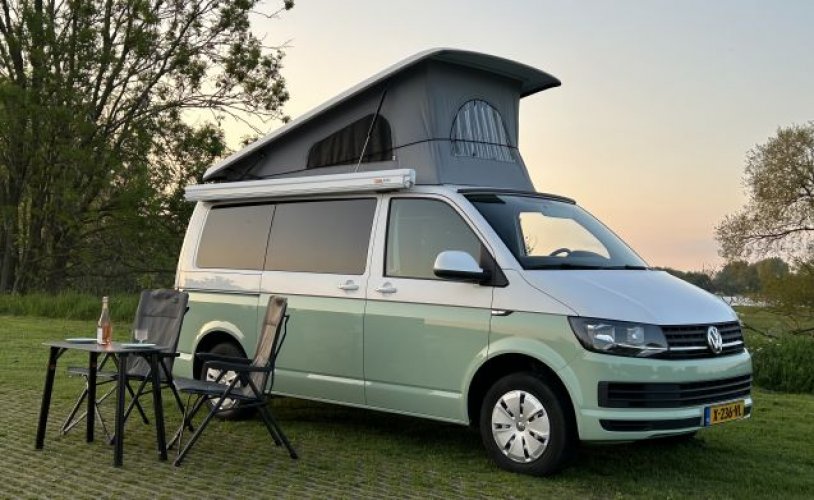 Volkswagen 4 pers. Louer un camping-car Volkswagen à Wijk et Aalburg ? À partir de 87 € par jour - Goboony photo : 0