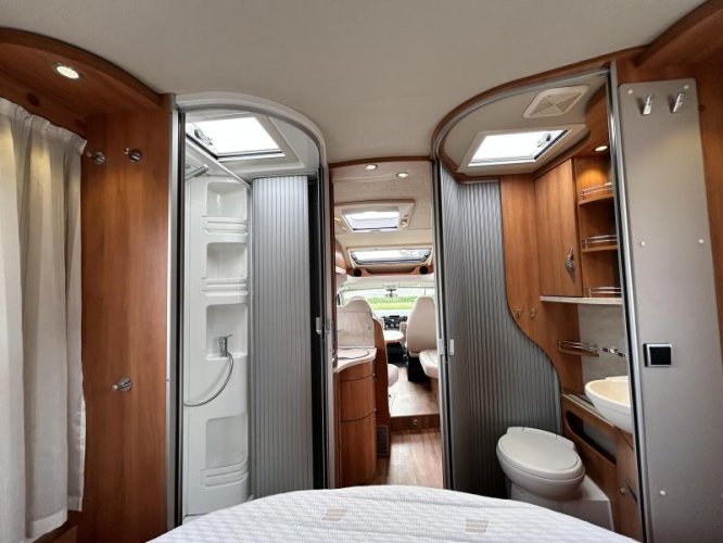 Hymer T698 CL queensbed/level/2xAirco  foto: 7