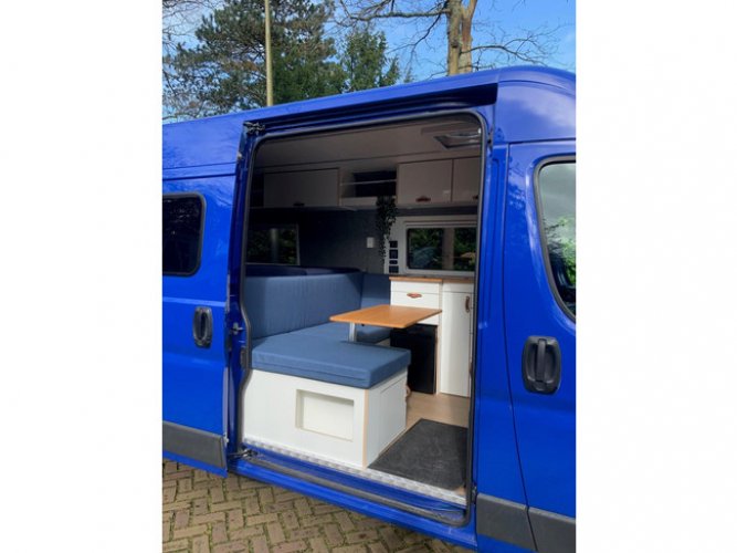 Peugeot Boxer 2.0 BlueHDI L3 Buscamper/Zeer complete camper met oa zonnepanelen, complete keuken en volledig 12 maanden BOVAG garantie foto: 6