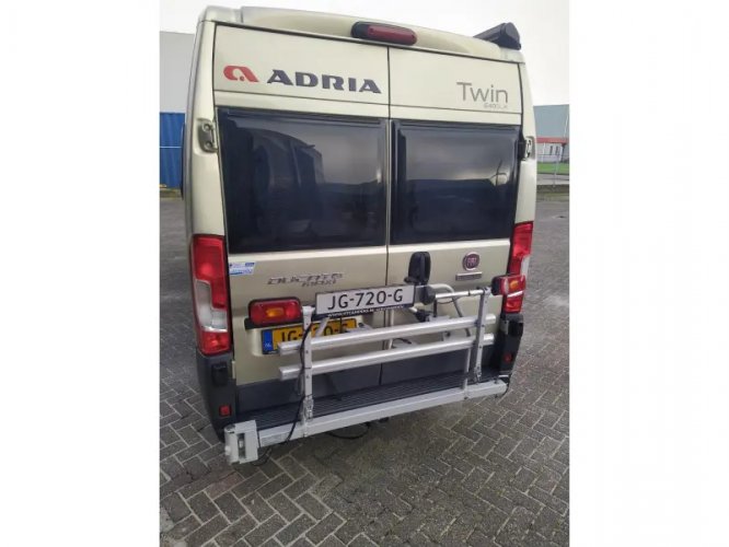 Adria Twin 640 SLX Enkele Bedden B.J. 2016 