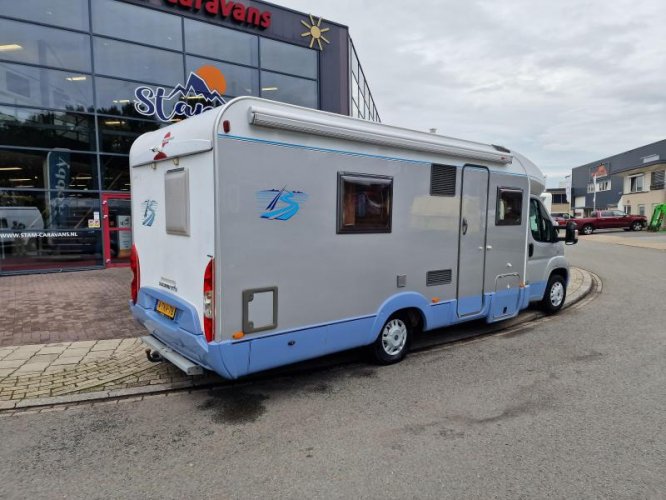 Bürstner Solano 710 Camper met Face to Face ! 