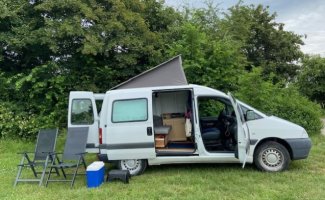 Citroën 2 pers. Citroën camper huren in Oostvoorne? Vanaf € 61 p.d. - Goboony