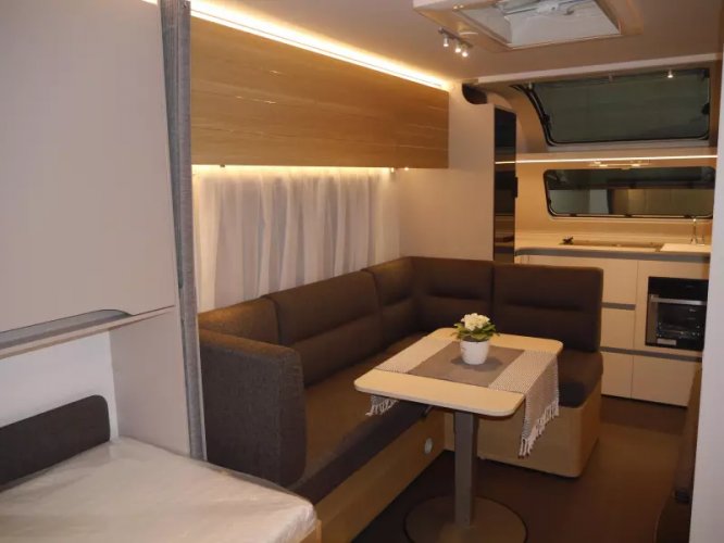 Adria Adora 613 HT gratis voortent of mover  foto: 8