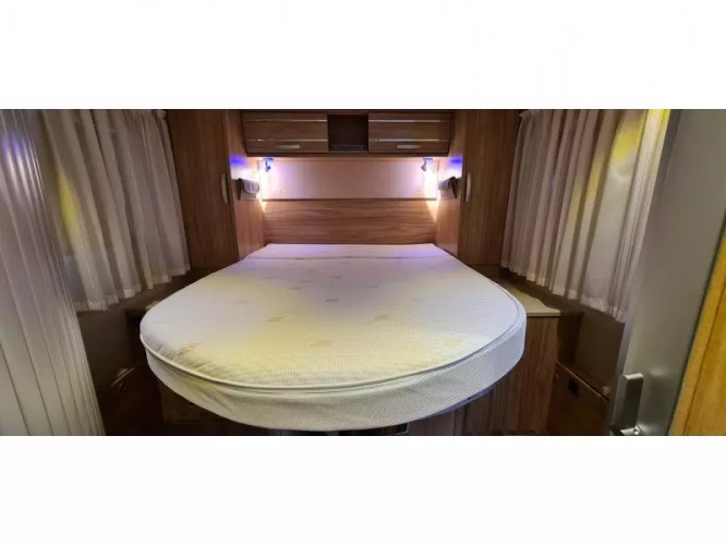 Hymer Tramp 598 GL Queensbed / Hefbed  foto: 7