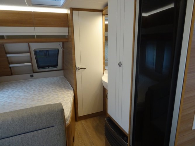 Hobby De Luxe 400 SFE CARAVAN DEALS foto: 14