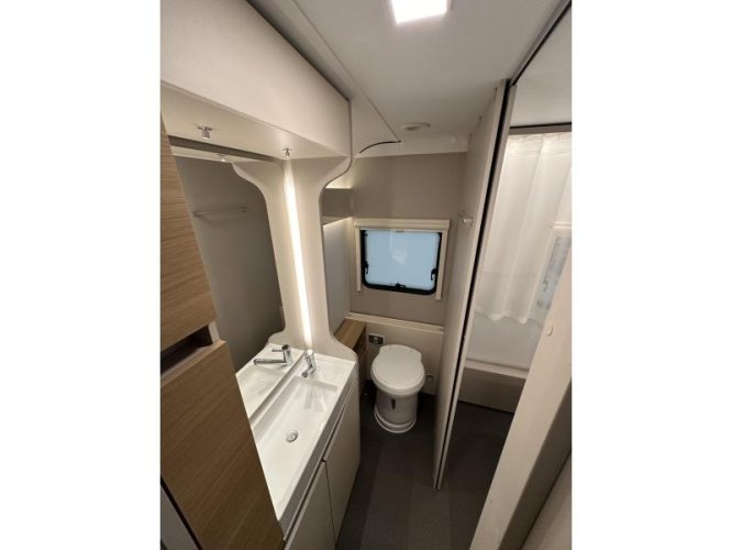 Adria Adora 613 UT Queensbed - Model 2025  foto: 13