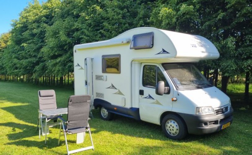 Fiat 4 pers. Louer un camping-car Fiat à Woudenberg ? À partir de 69 € par jour - Goboony photo : 1