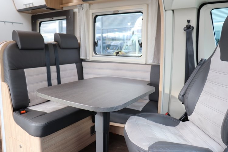 Sunlight Adventure Edition T 69 L met Queens en hefbed Fiat 140 pk collectie 2021 Hymer ( 72  foto: 34