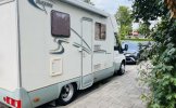 Gué 4 pers. Louer un camping-car Ford à Koudekerk aan den Rijn? À partir de 73 € pj - Goboony photo : 2