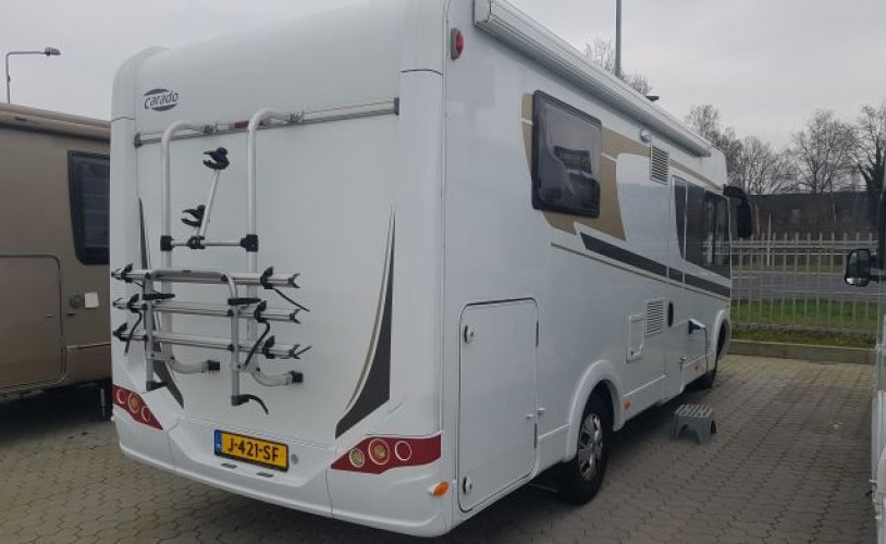 Carado 4 pers. Rent a Carado camper in Almelo? From € 190 pd - Goboony photo: 1