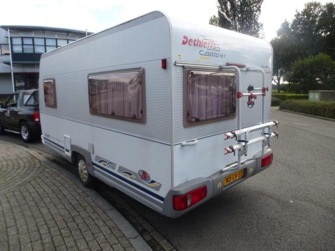 Dethleffs Camper 440 DB voortent en luifel 