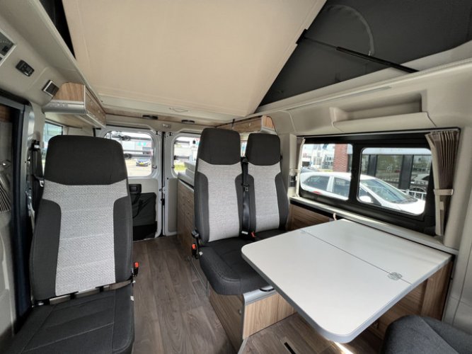 Hymer Sydney GT 60 9G automaat 5 persoons buscamper foto: 7