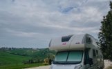 Adria Mobil 6 pers. Louer un camping-car Adria Mobil à Amersfoort? À partir de 73 € par jour - Goboony photo : 3