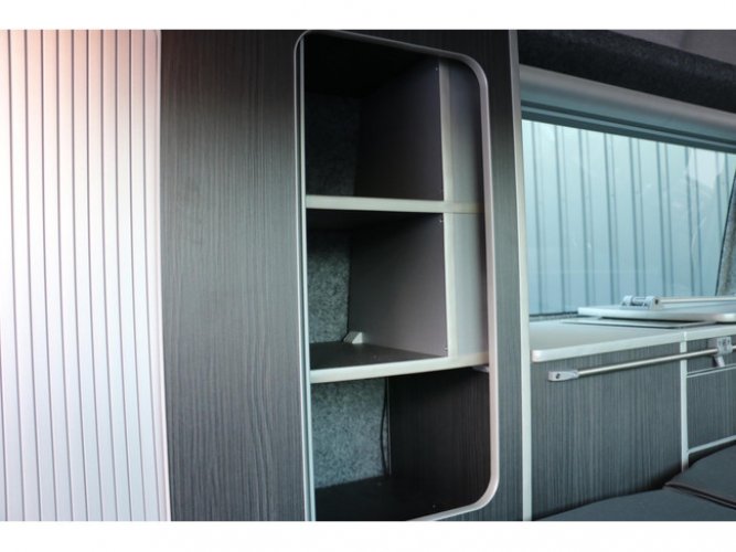 Volkswagen Transporter Camper TDI 150pk T6 Automaat | Airco | Stoelverwarming | Elektr. Ramen | 4 slaapplaatsen | nieuw interieur| Koelkast + vriesvak| foto: 18