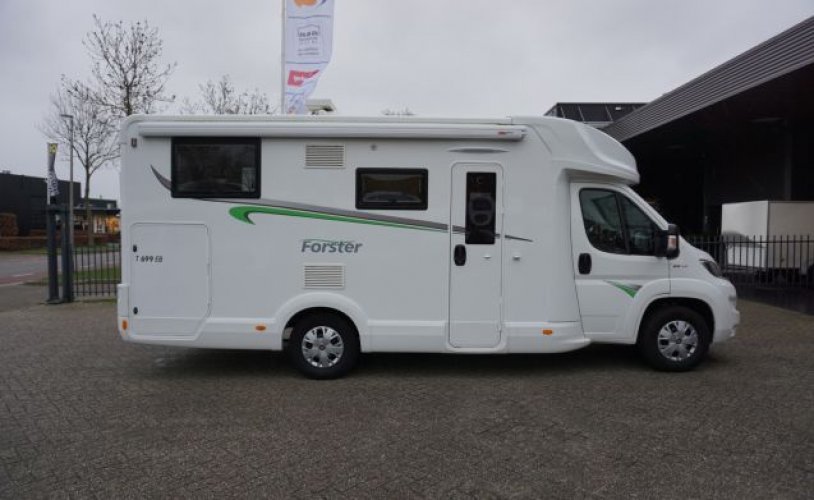 Eura Mobil 5 pers. Rent an Eura Mobil motorhome in Zwolle? From €98 pd - Goboony photo: 1