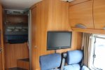 Hymer B 614 2.8 JTD 143 HP, Integral, Rear transverse bed, Lift-down bed, Large garage, Engine / Roof air conditioning, L-shaped seat, Flat floor, Bj.2005 Marum photo: 5