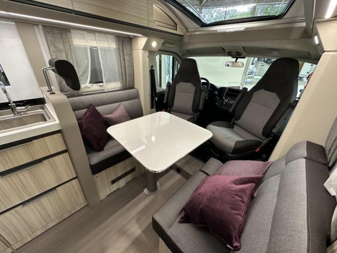 Adria Compact Axess DL enkele bedden / 699 cm  foto: 8