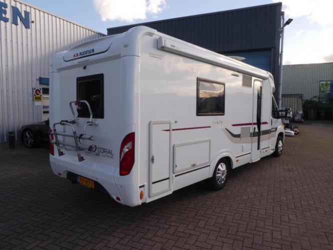 Adria Coral Supreme S 670 SLT LAGE BEDDEN!!