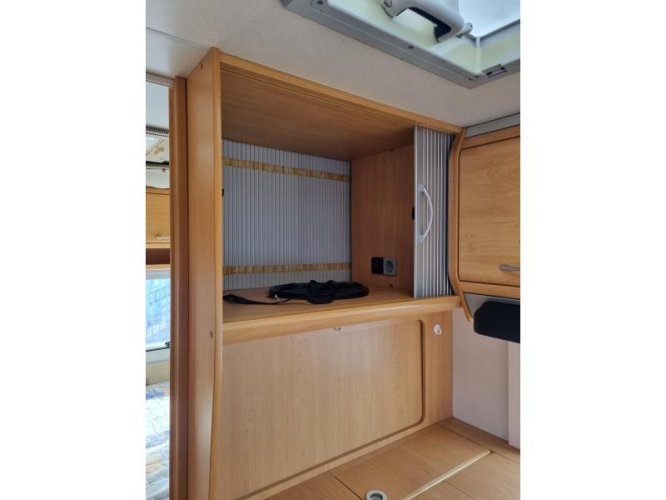 Knaus Sudwind 450 TF Fransbed Rondzit bj 2000  foto: 17