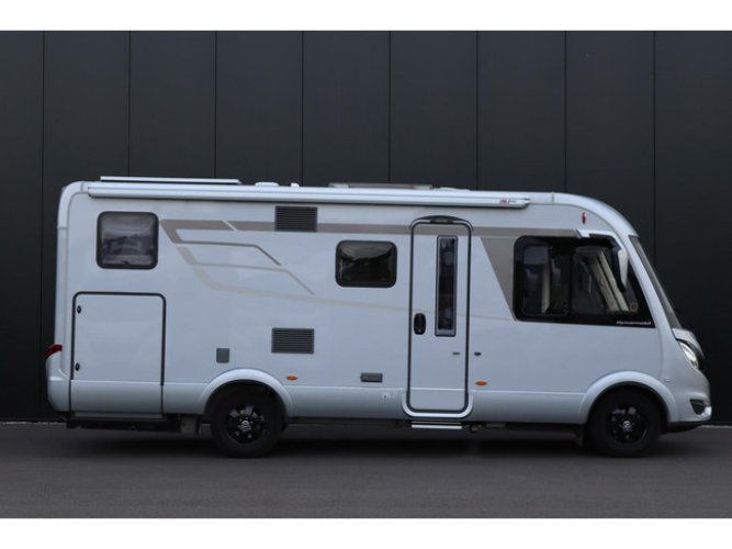 Hymer BMC-I 580 170pk Automaat | Hefbed | Trekhaak | Crystal Zilver | LPG Installatie | SLC AL-KO Chassis |