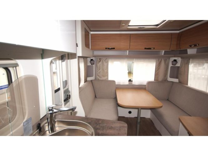 Eriba Nova 480 V-bed/Mover/Thule luifel  foto: 12