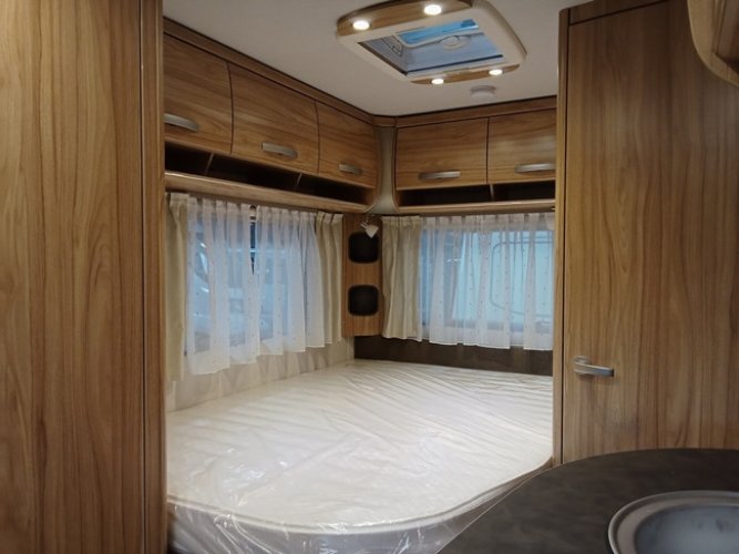 Eriba Nova Light 465 CARAVAN DEALS foto: 12