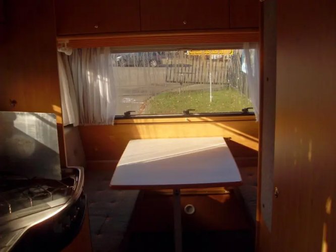 Dethleffs Camper 420 Licht gewicht caravan 810  foto: 10