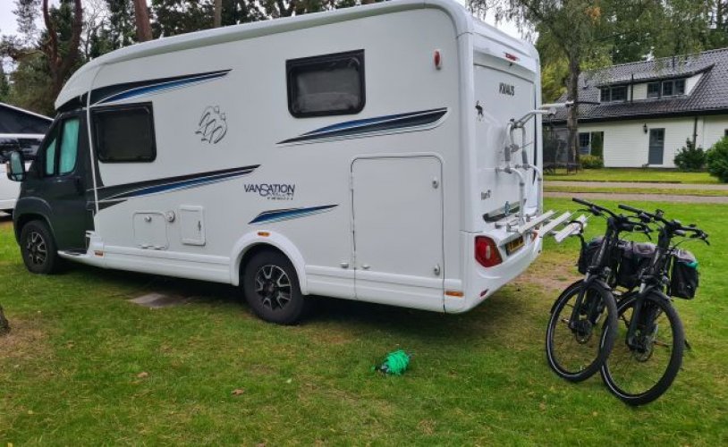 Knaus 2 pers. Vous souhaitez louer un camping-car Knaus à Klazienaveen ? A partir de 99€ par jour - Goboony photo : 1