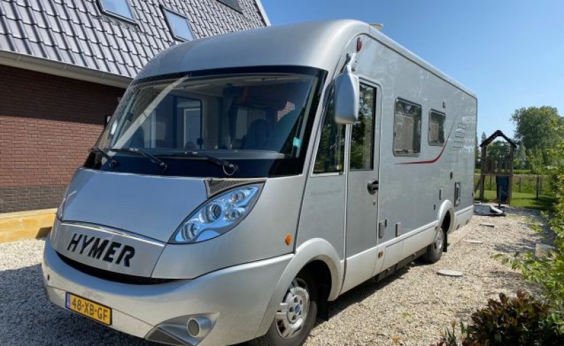 Hymer 4 pers. Rent a Hymer motorhome in Waddinxveen? From € 182 pd - Goboony photo: 0