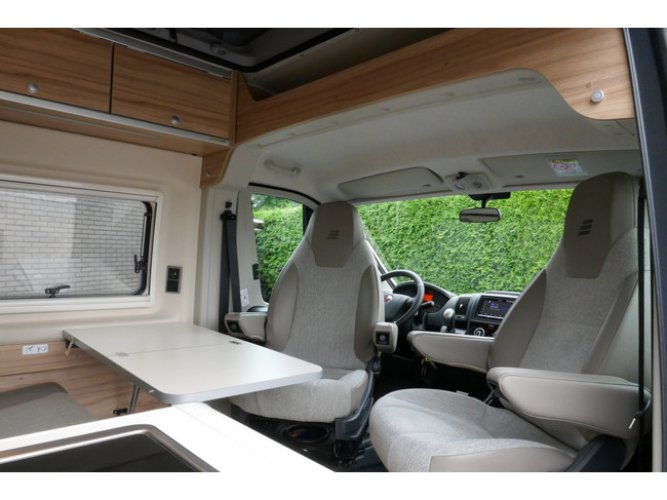 Hymer Yellowstone 640 Hymercar Hefdak 150 pk AUTOMAAT Euro6 Fiat Ducato **Lengtebedden/Hefdak met 2 slaapplaatsen/Trekhaak/NL Camper/S foto: 6