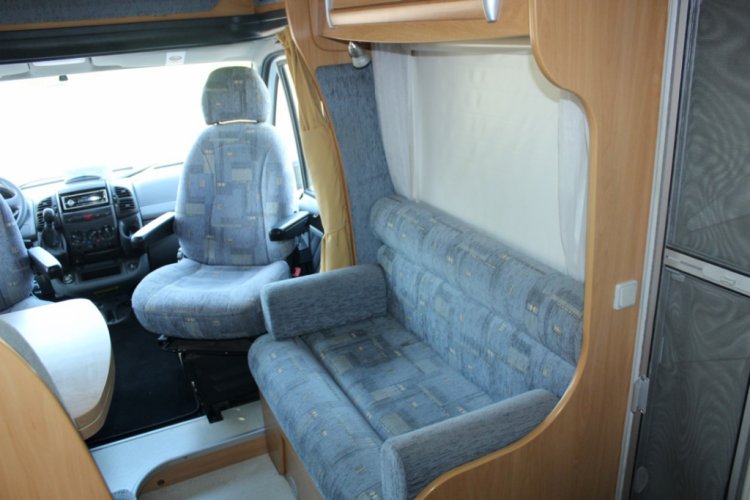 Chausson Flash 08 2.3 JTD 110 PK Half-integraal, Fransbed, Zonnepaneel, Ruime zit voor. Draaistoelen voor, Bj. 2006 Marum  (Groningen) foto: 21