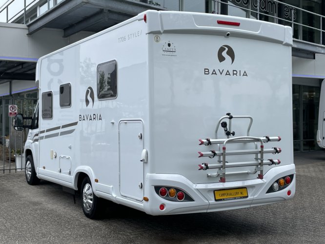 Bavaria T 706 C QUEENSBED + HEFBED LUCHTVERING CAMERA EURO6 foto: 18