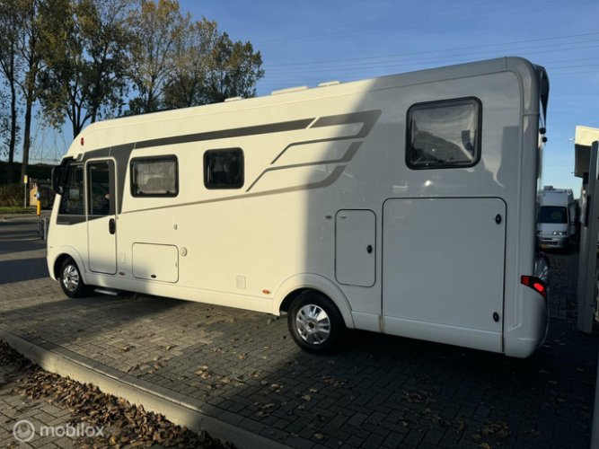 Hymer B678 DL Enkele Bedden Hefbed Zonnepanelen Grote Garage