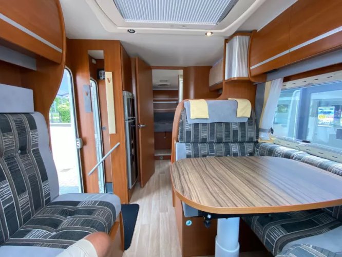 Chausson Welcome 78 Queensbed 83000 km 2010  foto: 11